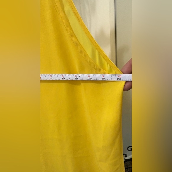 Tacera Sunny Yellow Sleeveless Tank Top - Picture 5 of 6